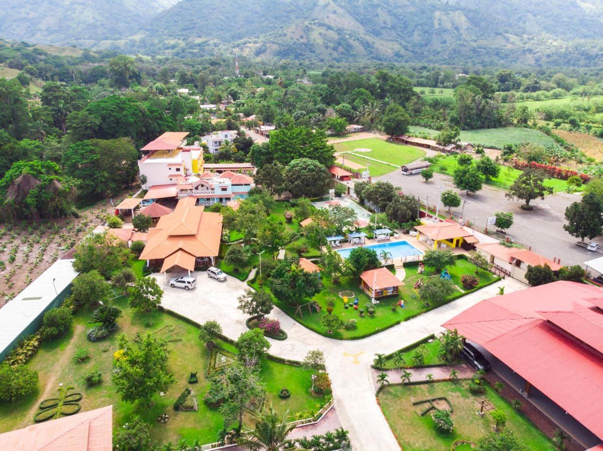 Deluxe Suites Guacamayos - Eco-Lodge & Swimming Pool Bonao Extérieur photo
