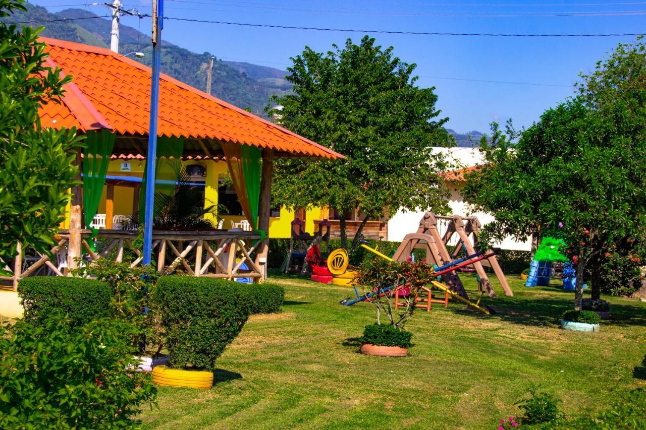 Deluxe Suites Guacamayos - Eco-Lodge & Swimming Pool Bonao Extérieur photo